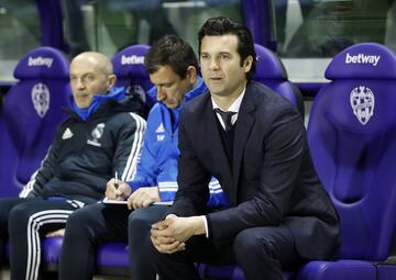 El entrenador del Real Madrid, Solari, en el banquillo. 