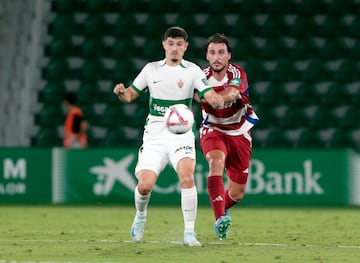 El centrocampista ilicitano fue de los más destacados de su equipo, siempre que tiene la pelota le da criterio al juego. Ante un rival complicado como el Granada lo volvió a hacer.