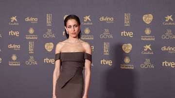 La actriz Hiba Abouk con  vestido de Fendi Couture y joyas de Cartier.