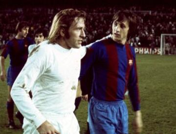 1974 Netzer y Cruyff al final de un partido Real Madrid - Barcelona