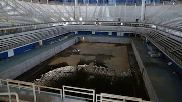 Imagen del Centro Acu&aacute;tico del Parque Ol&iacute;mpico de R&iacute;o de Janeiro, con la piscina reducida a charcos de agua, tomada el 5 de febrero de 2017.