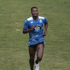 Uche se desvincula del Deportivo y sólo falta Borges por salir