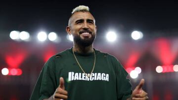Arturo Vidal recibe otra ovación