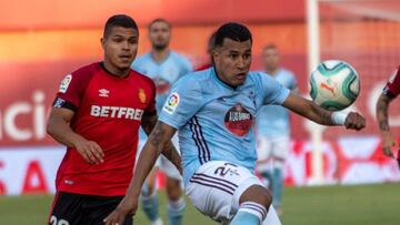 Jeison Murillo y Cucho Hernández durante el partido entre Celta y Mallorca por LaLiga.