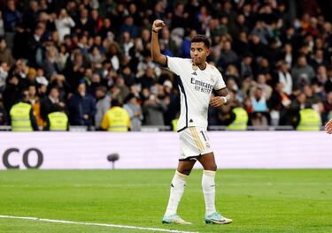 Rodrygo celebrando su gol al Granada, el segundo del equipo blanco.