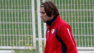 Michu no se ejercita por una torcedura de tobillo