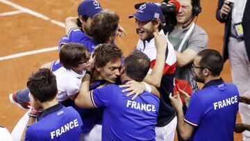 Los jugadores franceses celebran la clasificación.