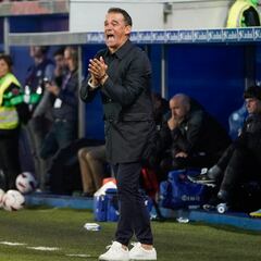 García Plaza: “Osasuna es un club en el que nos tenemos que fijar como un espejo”