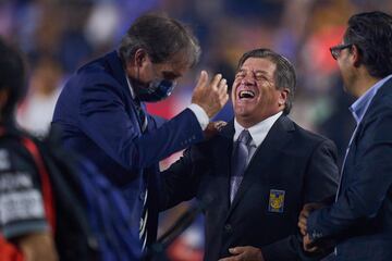 (L-R), Jorge Guillermo Almada head coach of Pachuca and Miguel Herrera head coach of Tigres during the game Tigres UANL vs Pachuca, corresponding to the Quarterfinals first leg match of the Torneo Apertura 2022 of the Liga BBVA MX, at Universitario Stadium, on October 13, 2022.
<br><br>
(I-D), Jorge Guillermo Almada Director Tecnico de Pachuca y Miguel Herrera Director Tecnico de Tigres durante el partido Tigres UANL vs Pachuca, correspondiente al partido de ida de Cuartos de Final del Torneo Apertura 2022 de la Liga BBVA MX, en el Estadio Universitario, el 13 de octubre de 2022.