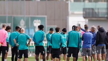 Pellegrini, con su plantilla.