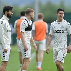 Rafa Benítez confiaría en James Rodríguez esta temporada