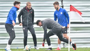 Garitano, con Larrazabal, Herrerín y Yeray