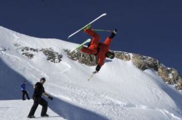 El equipo de halfpipe francés se prepara estos días en Tignes, los Alpes, para los Juegos Olímpicos de Invierno en Sochi. El esquiador Kevin Rolland.