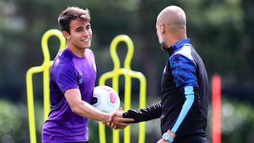 Éric García, junto a Pep Guardiola.