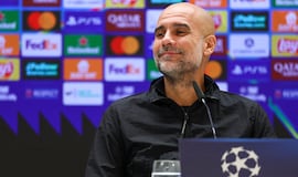 Guardiola: “Diría a Xabi que mee con la suya; y como no meará colonia, le irá bien”