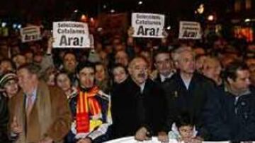 <b>A FAVOR DE LA SELECCIÓN CATALANA.</b> La manifestación que discurrió por las calles de Barcelona tuvo un notable éxito de público.