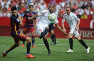 N'Zonzi con el balón. 