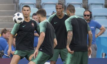 Portugal se prepara para su debut frente a España