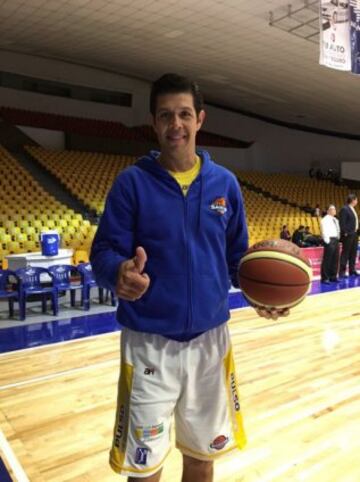 Actual jugador profesional de la LNBP en Santos de San Luis. Rebasa los 40 años y en su momento fue el estandarte del baloncesto mexicano