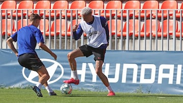 Giménez, en un entrenamiento del Atlético.