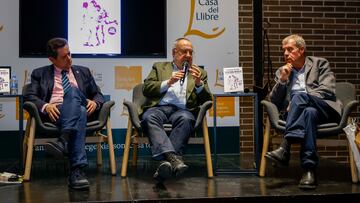 Alfredo Relaño presentó su último libro "El último minuto" en Barcelona acompañado de Tomás Roncero y Tomás Guasch.
