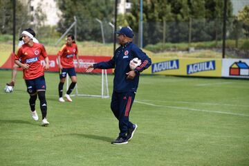 Las dirigidas por Carlos Paniagua iniciaron sus entrenamientos en la Sede Deportiva de la Federación Colombiana de Fútbol en Bogotá.