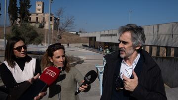 El abogado de Alves Cristóbal Martell ofrece declaraciones a los medios después de visitar al al exjugador del F.C Barcelona, en el penitenciario Brians 2, a 17 de febrero de 2023, en San Esteban Sasroviras, Barcelona, Catalunya (España).