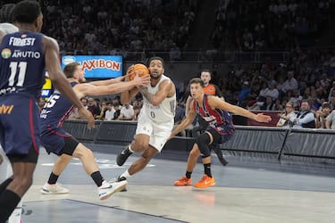 El Baskonia remonta 20 puntos al Madrid con hazaña de Forrest