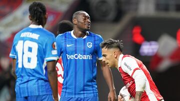 Zalazar, durante el partido de Europa League contra el Genk.