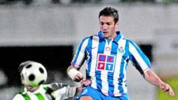 <b>GARANTÍA PARA LA DEFENSA. </b>Milan Stepanov posee altura y contundencia. Jugador muy interesante.