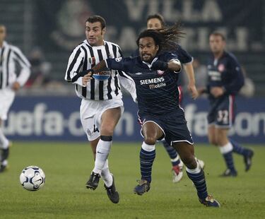 En la última jornada de la fase de grupos, la Juve, que ya se había clasificado para octavos, optó por hacer rotaciones y los jugadores lo aprovecharon. Trezeguet (2 goles), Miccoli, Maresca, Di Vaio, Del Piero y Zalayeta fueron los goleadores aquella noche.