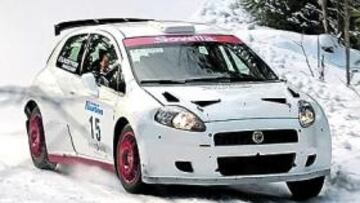<b>INICIOS. </b>Raikkonen, este año, en su primer rally sobre nieve.