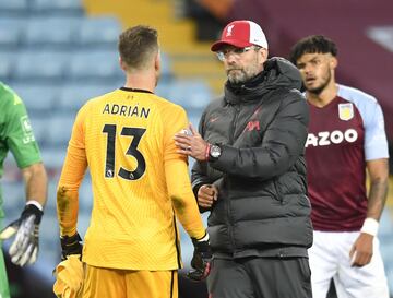 Adrián San Miguel fue el arquero del Liverpool que encajó los siete goles esta noche. Partido difícil para el español.