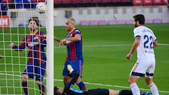 Messi tries to recreate Hand of God goal