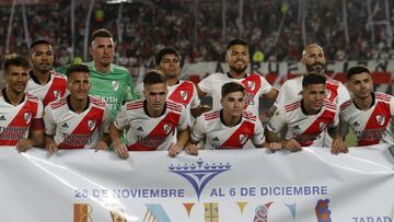 Soccer Football - Argentina Primera Division - River Plate v Racing Club - Estadio Monumental, Buenos Aires, Argentina - November 25, 2021 River Plate players pose for a team group photo before the match REUTERS/Agustin Marcarian