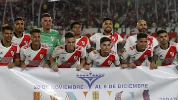 Soccer Football - Argentina Primera Division - River Plate v Racing Club - Estadio Monumental, Buenos Aires, Argentina - November 25, 2021 River Plate players pose for a team group photo before the match REUTERS/Agustin Marcarian