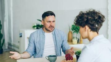 Una mujer acepta que su suegra se mude con ella y su marido y acaba de la peor manera: “Nos está quitando la vida”