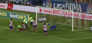 Oriol Riera marca el 2-1.