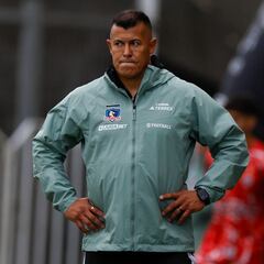 Almirón reflexiona sobre las bajas de Colo Colo y deja esta frase: “Muchos no juegan, pero...”