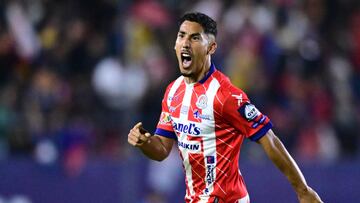 during the Semifinal first leg match between Atletico de San Luis and Monterrey as part of the Liga BBVA MX, Torneo Apertura 2024 at Alfonso Lastras Stadium on December 04, 2024 in San Luis Potosi, Mexico.
