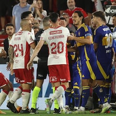 Jugó en Chile y vio en vivo la pelea Medel-Echeverría: “Cuando terminó el primer tiempo...”
