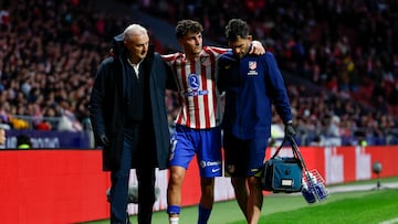 07/03/26 PARTIDO PRIMERA DIVISION
ATLETICO DE MADRID - REAL SOCIEDAD
LESION MENDOZA SE RETIRA DEL TERRENO DE JUEGO
