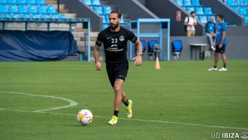 Cifu durante un entrenamiento con el Ibiza.