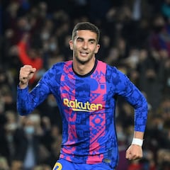 Jugadores que defendieron la camiseta del Valencia y Barcelona