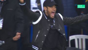 Colérica reacción de Neymar desde la banda a un posible penalti