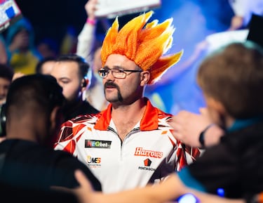 Los nueve dardos espolearon a Heta, que logró igualar el partido y, haciendo honor a su mote de ‘The Heat’ (El Calor), logró ponerse con 1-2 a favor y que tuvo el partido de cara tras ponerse con 1-3. 