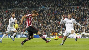 El 17 de noviembre de 2012 el delantero recibió los aplausos del Bernabéu durante el partido de LaLiga entre el Real Madrid y el Athletic Club. La afición madridista quiso mimar así a un jugador que no estaba viviendo su mejor momento en Bilbao y que gustaba en la casa blanca.   