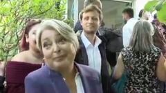 Kast se va del foro sin despedirse de Jara y ella le envía un mensaje en vivo: “Parece que...”