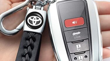 Toyota te cobrará por arrancar tu coche a distancia con el mando de la llave