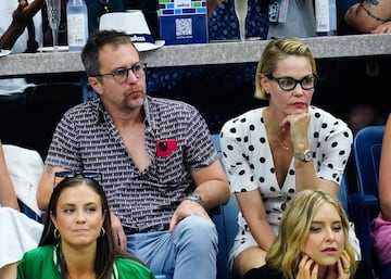 Sam Rockwell y Leslie Bibb durante la final del US Open entre Coco Gauff  y Aryna Sabalenka en el USTA Billie Jean King National Tennis Center.